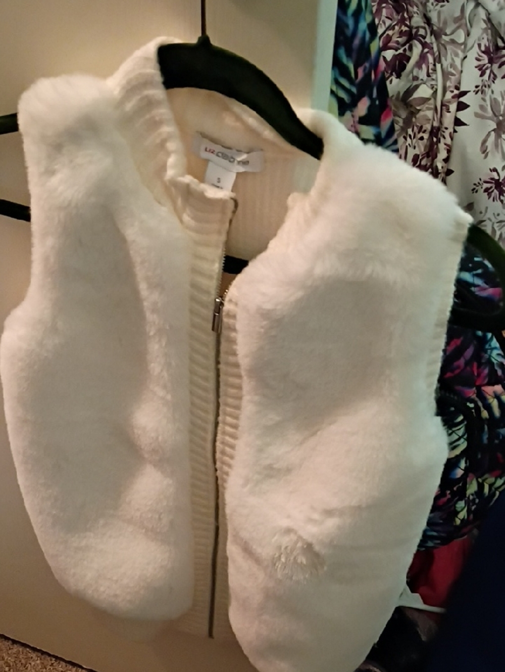 Liz Claiborne Cream Faux Fur Zip Sweater Vest